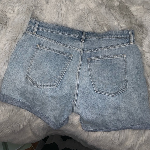 Gap size 30 distressed jean shorts - Picture 2 of 4